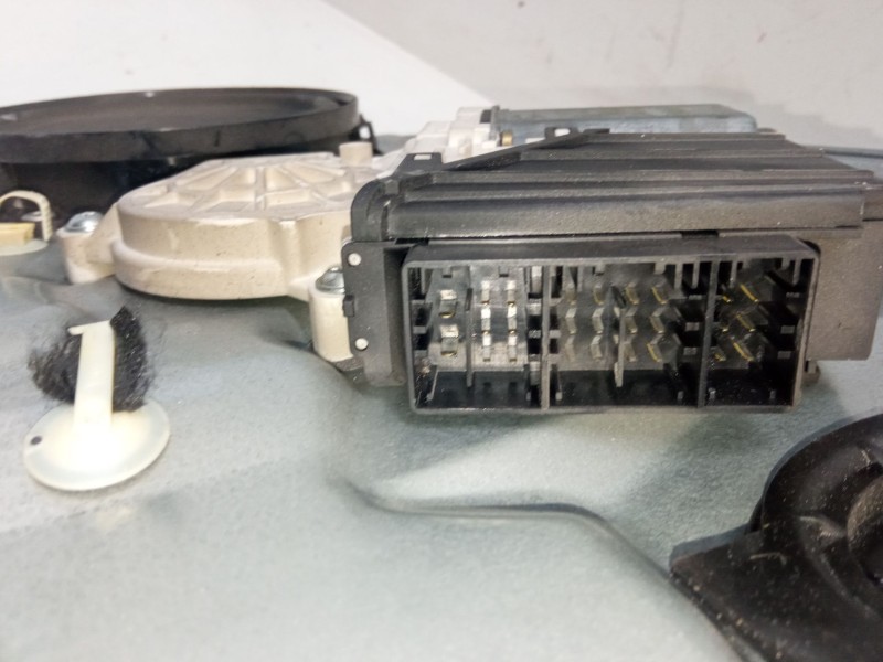 Recambio de elevalunas electrico delantero derecho para seat ibiza iii (6l1) 1.4 16v referencia OEM IAM 6L3837752BQ  