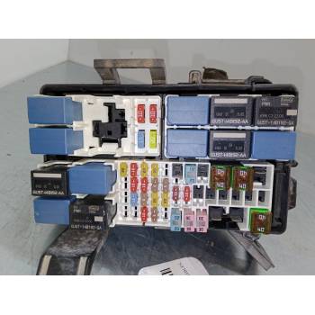 CAJA RELES / FUSIBLES 