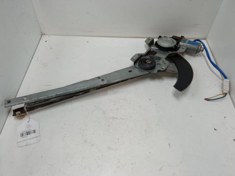 ELEVALUNAS ELECTRICO DELANTERO DERECHO 9882017100 