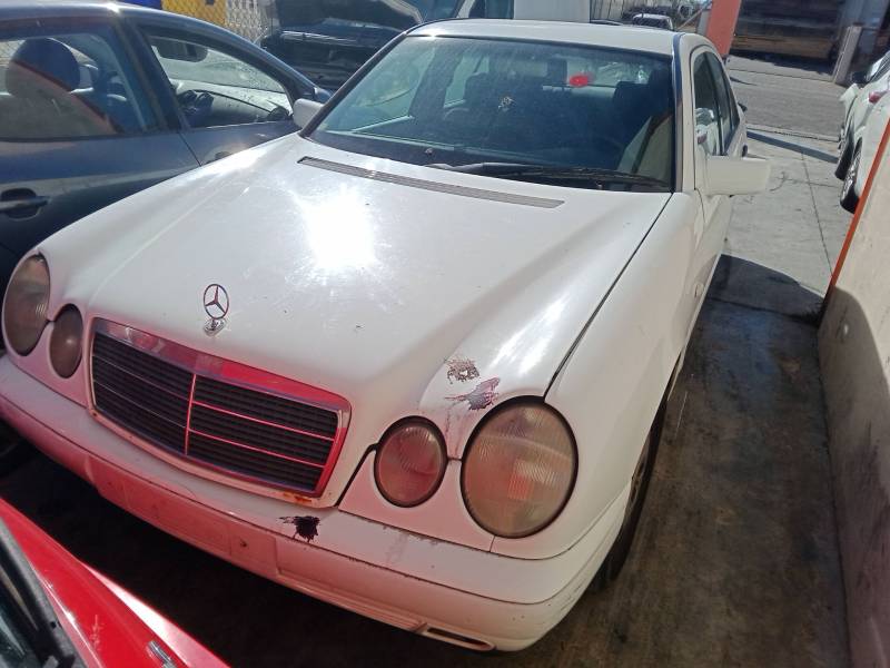 MERCEDES-BENZ CLASE E (W210)