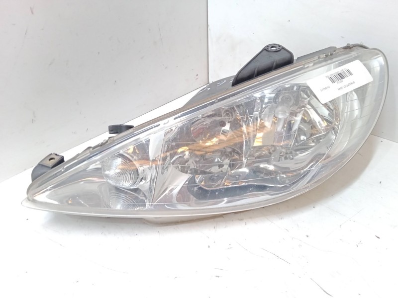 Recambio de faro izquierdo para peugeot 206 hatchback (2a/c) 1.4 hdi eco 70 referencia OEM IAM   
