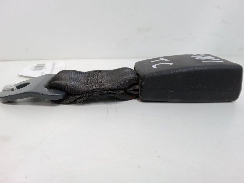 Recambio de anclaje cinturon trasero central para citroën c3 i (fc_, fn_) 1.4 hdi referencia OEM IAM 33015510  9640832177