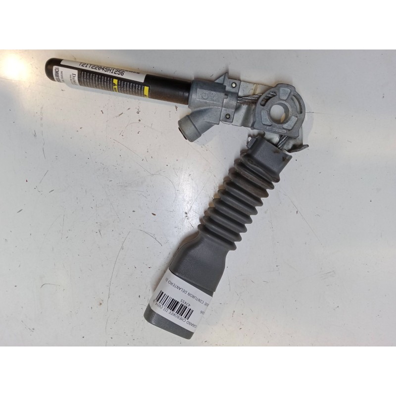 Recambio de anclaje cinturon delantero derecho para jeep grand cherokee iii (wh, wk) 3.0 crd referencia OEM IAM   