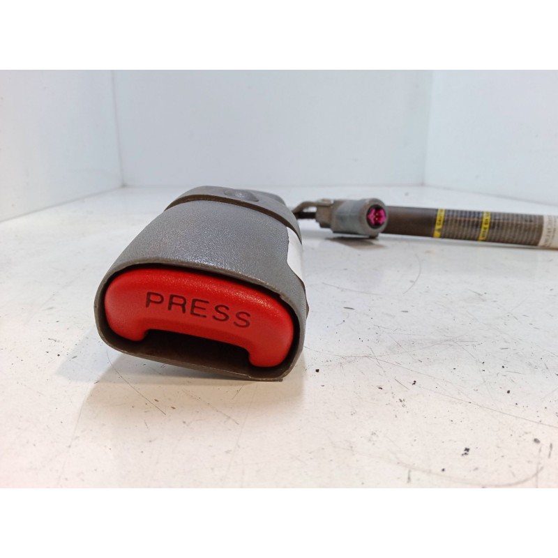 Recambio de anclaje cinturon delantero derecho para jeep grand cherokee iii (wh, wk) 3.0 crd referencia OEM IAM   
