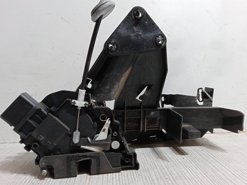 Recambio de cerradura puerta delantera derecha para ford focus ii (da_, hcp, dp) 1.6 tdci referencia OEM IAM   