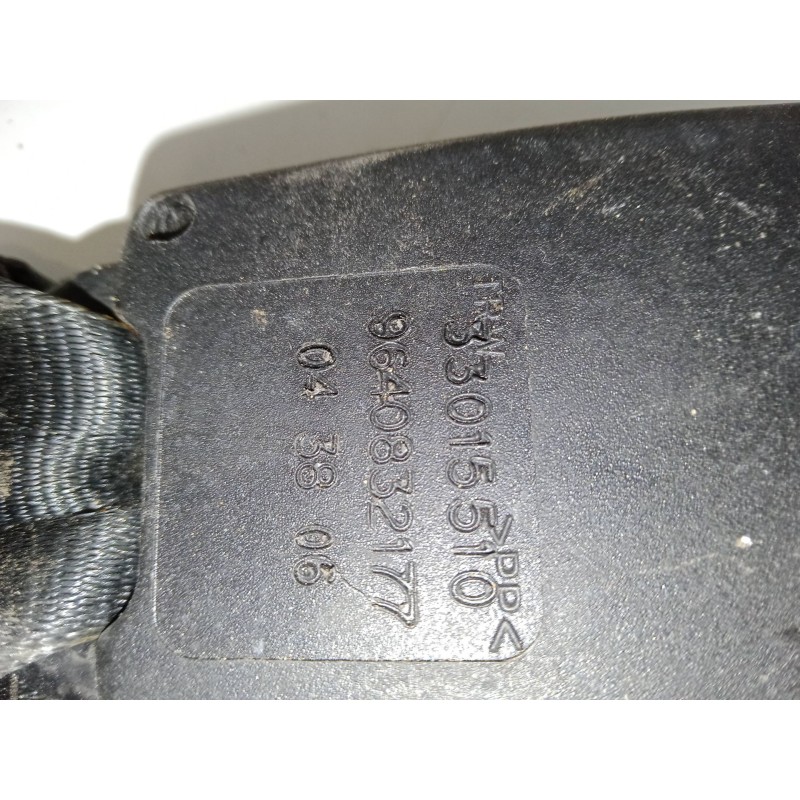 Recambio de anclaje cinturon trasero central para citroën c3 i (fc_, fn_) 1.4 hdi referencia OEM IAM 33015510  9640832177