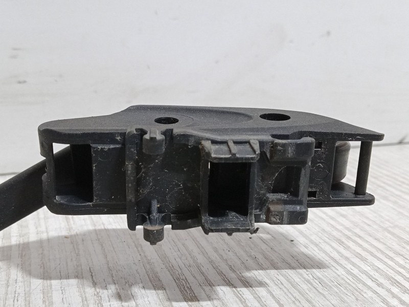 Recambio de brazo limpia delantero izquierdo para seat ibiza ii (6k1) 1.9 tdi referencia OEM IAM   