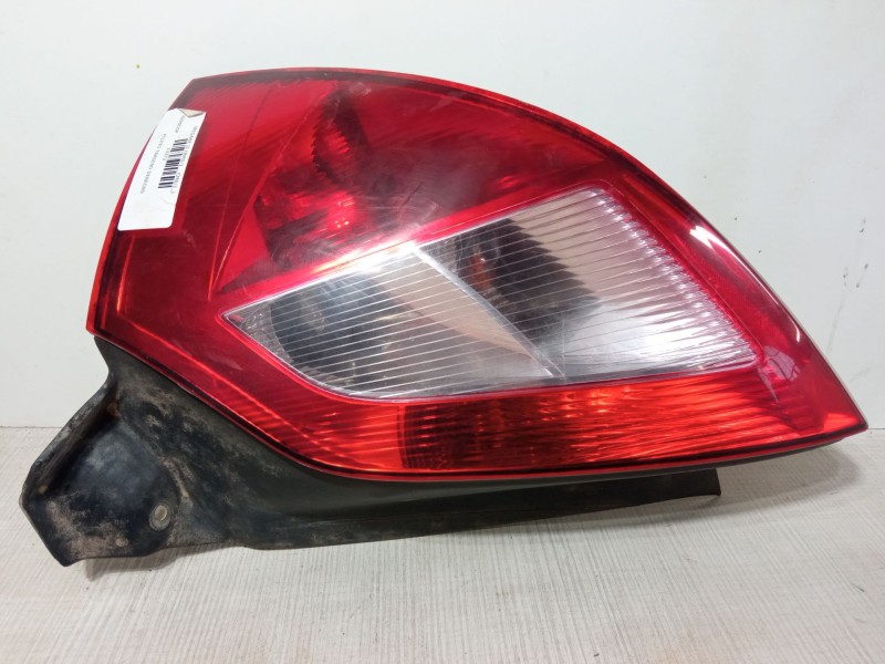 Recambio de piloto trasero derecho para renault megane ii (bm0/1_, cm0/1_) 1.4 16v (bm0b, cm0b) referencia OEM IAM 8200073237--B