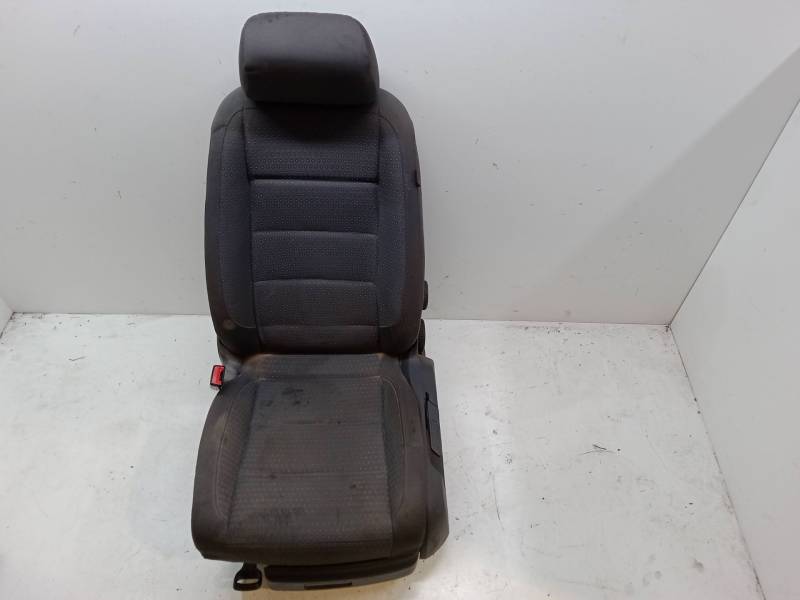 ASIENTO DELANTERO IZQUIERDO 