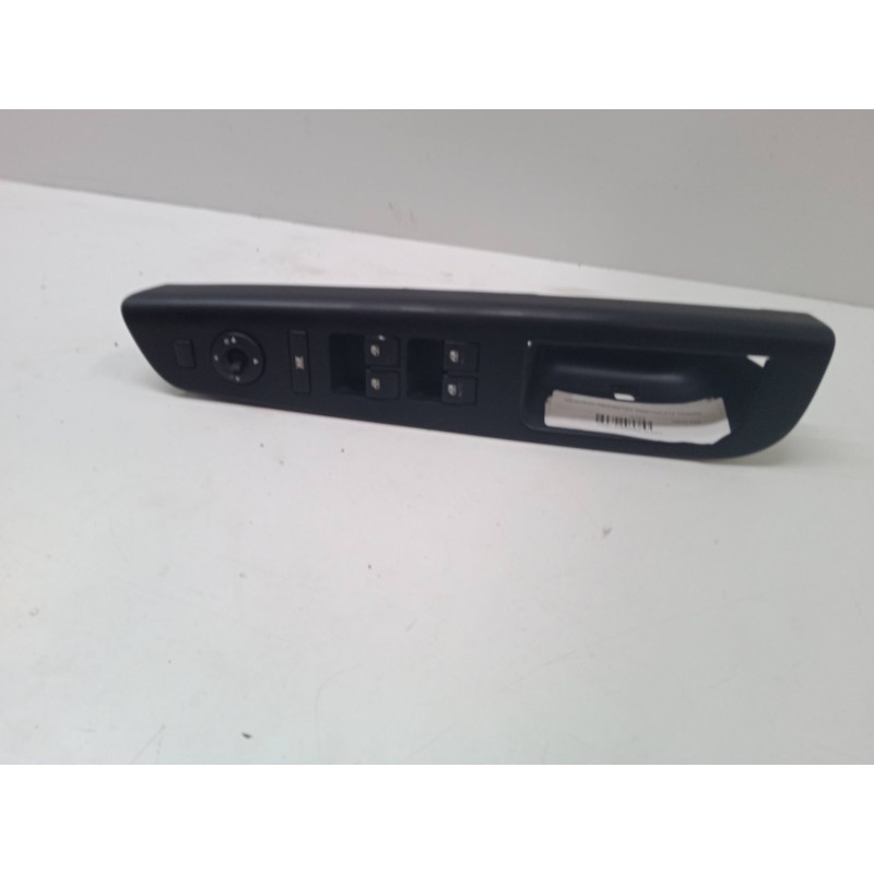 Recambio de mando elevalunas delantero izquierdo para kia cee´d hatchback (ed) 2.0 crdi 140 referencia OEM IAM   