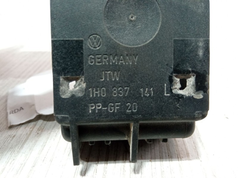 Recambio de maneta interior puerta trasera izquierda para volkswagen golf iii van (1h1) 1.8 referencia OEM IAM 1H0837141  