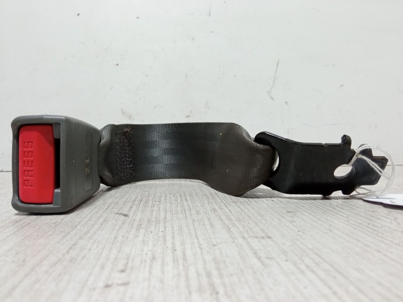 Recambio de anclaje cinturon trasero central para chevrolet lacetti (j200) 1.4 16v referencia OEM IAM   
