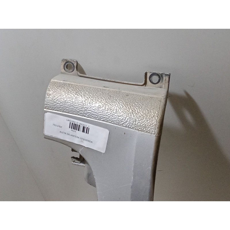 Recambio de aleta delantera izquierda para renault laguna ii (bg0/1_) 1.9 dci (bg1a, bg1w, bg0g) referencia OEM IAM   