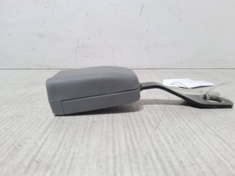 Recambio de anclaje cinturon delantero derecho para chevrolet lacetti (j200) 1.4 16v referencia OEM IAM   