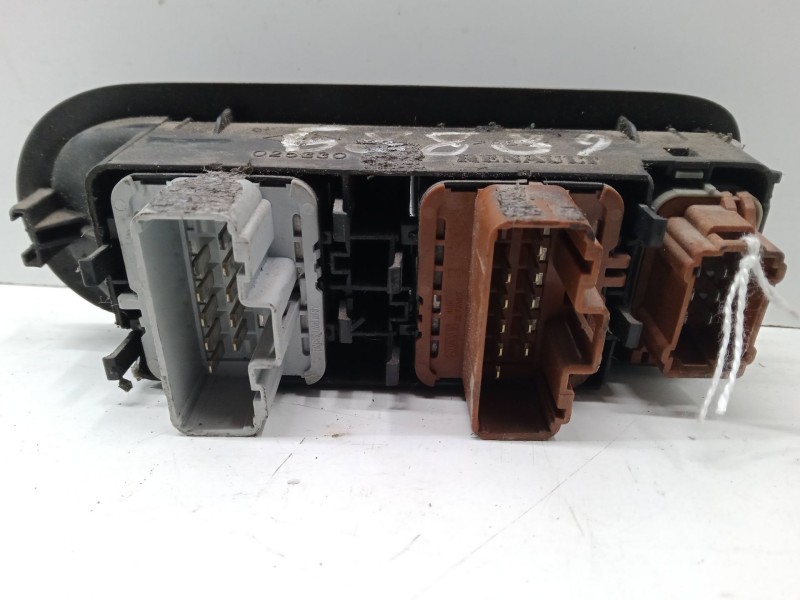 Recambio de mando elevalunas delantero izquierdo para renault megane ii (bm0/1_, cm0/1_) 1.9 dci (bm0g, cm0g) referencia OEM IAM
