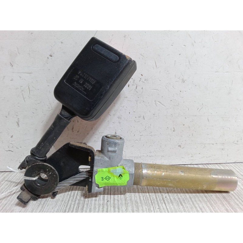 Recambio de anclaje cinturon delantero derecho para renault megane i coach (da0/1_) 1.4 16v (da0d, da1h, da0w, da10) referencia 