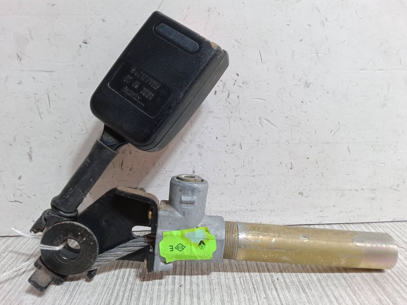 Recambio de anclaje cinturon delantero derecho para renault megane i coach (da0/1_) 1.4 16v (da0d, da1h, da0w, da10) referencia 