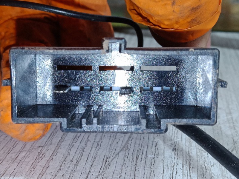 Recambio de anclaje cinturon delantero izquierdo para renault megane i coach (da0/1_) 1.4 16v (da0d, da1h, da0w, da10) referenci