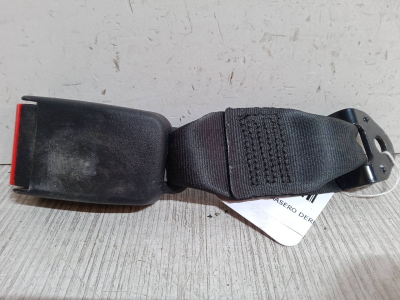 Recambio de anclaje cinturon trasero derecho para renault megane i coach (da0/1_) 1.4 16v (da0d, da1h, da0w, da10) referencia OE
