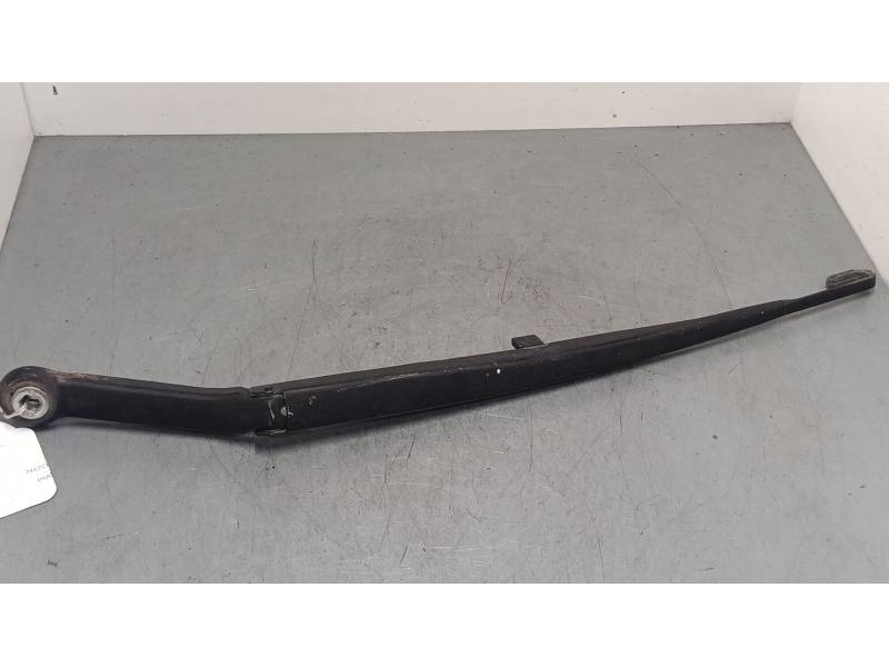 BRAZO LIMPIA DELANTERO IZQUIERDO 
