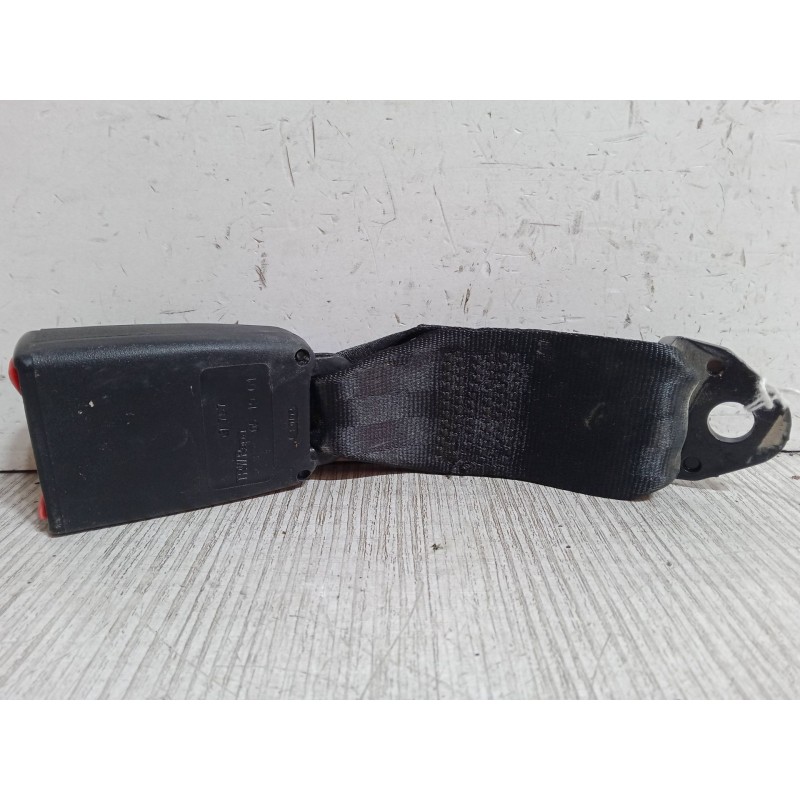 Recambio de anclaje cinturon trasero derecho para renault megane i coach (da0/1_) 1.4 16v (da0d, da1h, da0w, da10) referencia OE