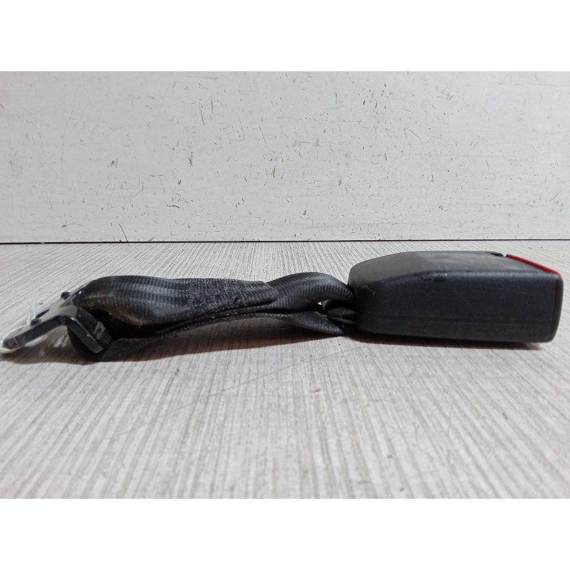 Recambio de anclaje cinturon trasero izquierdo para renault megane i coach (da0/1_) 1.4 16v (da0d, da1h, da0w, da10) referencia 