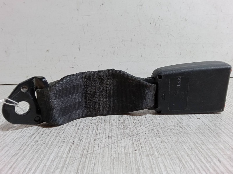 Recambio de anclaje cinturon trasero izquierdo para renault megane i coach (da0/1_) 1.4 16v (da0d, da1h, da0w, da10) referencia  Recambio de anclaje cinturon trasero izquierdo para renault megane i coach (da0/1_) 1.4 16v (da0d, da1h, da0w, da10) referencia