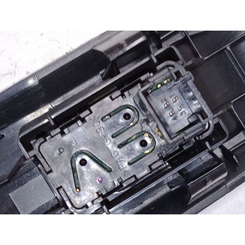 Recambio de mando elevalunas delantero derecho para citroën c4 ii (nc_) 1.6 bluehdi 100 referencia OEM IAM 96657056ZD  
