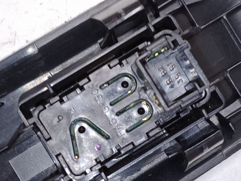 Recambio de mando elevalunas delantero derecho para citroën c4 ii (nc_) 1.6 bluehdi 100 referencia OEM IAM 96657056ZD  