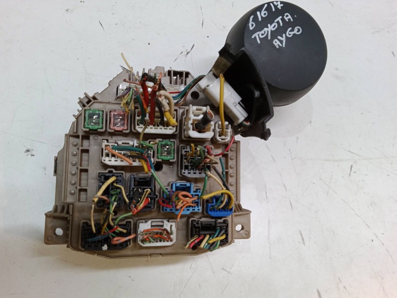 Recambio de cuadro instrumentos para toyota aygo (_b1_) 1.0 (kgb10_) referencia OEM IAM   