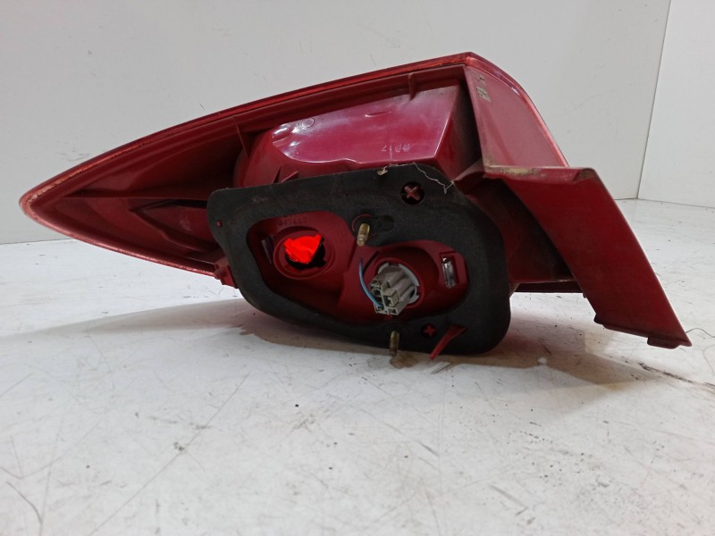 Recambio de piloto trasero derecho para mazda 3 sedán (bk) 2.0 (bkep) referencia OEM IAM   