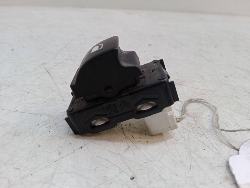 Recambio de mando elevalunas delantero derecho para citroën c4 grand picasso ii (da_, de_) 2.0 bluehdi 150 referencia OEM IAM   
