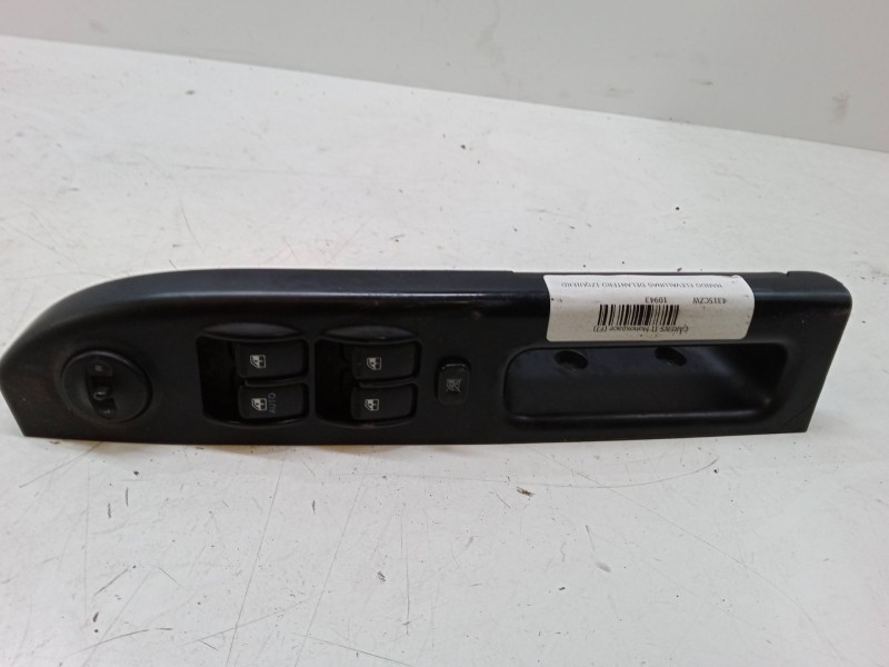 Recambio de mando elevalunas delantero izquierdo para kia carens ii monospace (fj) 2.0 crdi referencia OEM IAM   