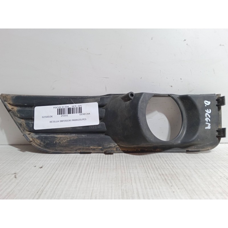 Recambio de rejilla inferior paragolpes para ford focus ii (da_, hcp, dp) 1.6 referencia OEM IAM DERECHA  