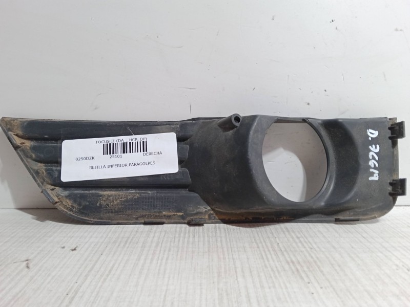 Recambio de rejilla inferior paragolpes para ford focus ii (da_, hcp, dp) 1.6 referencia OEM IAM DERECHA  