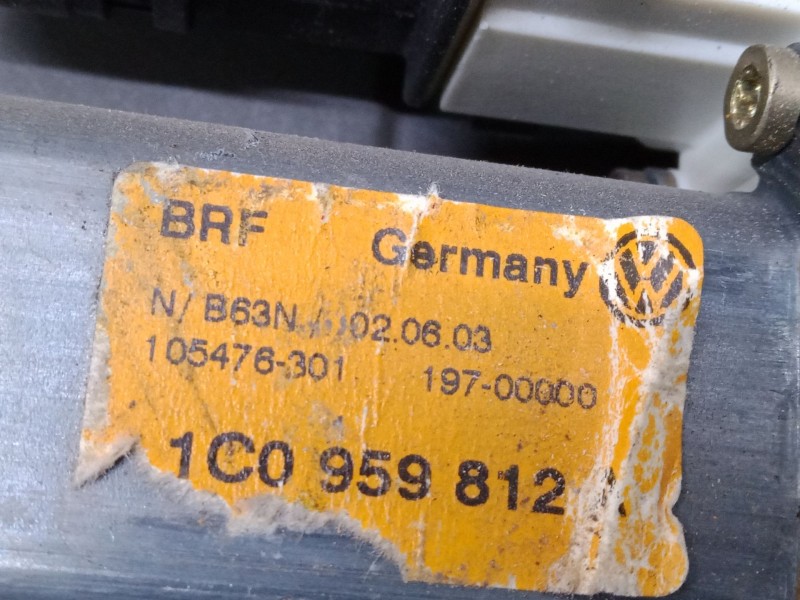Recambio de elevalunas electrico trasero izquierdo para volkswagen golf iv (1j1) 2.0 referencia OEM IAM 1C0959812A  