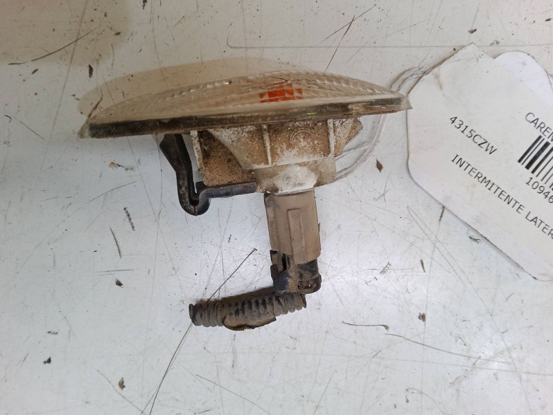 Recambio de intermitente lateral izquierdo para kia carens ii monospace (fj) 2.0 crdi referencia OEM IAM   