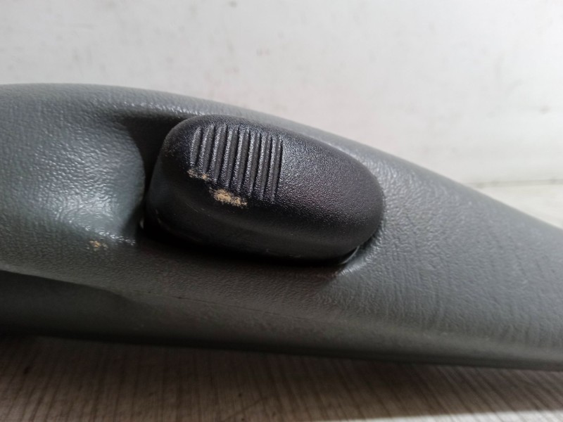 Recambio de maneta interior corredera izquierda para chrysler voyager iv (rg, rs) 2.5 crd referencia OEM IAM   