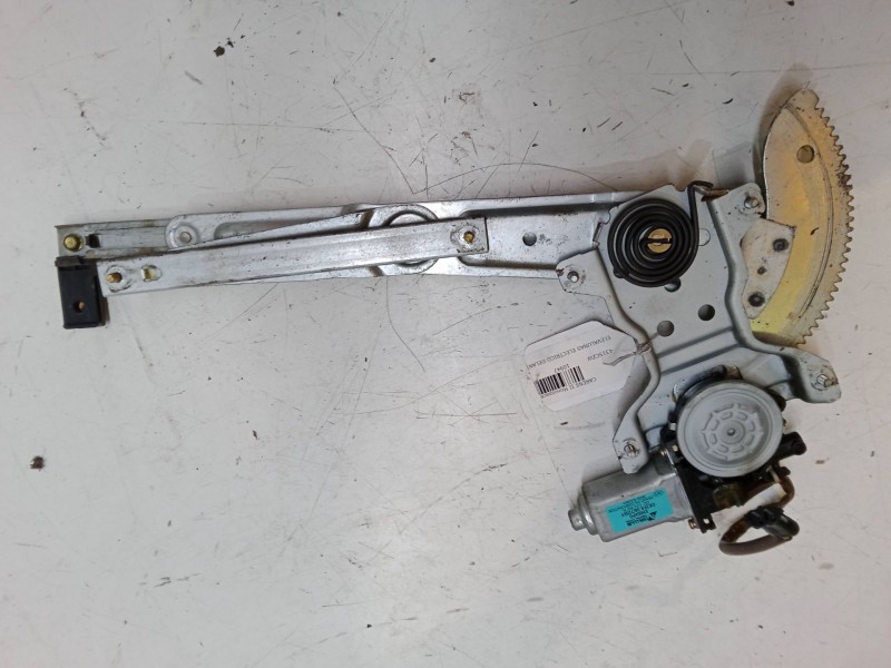 Recambio de elevalunas electrico delantero derecho para kia carens ii monospace (fj) 2.0 crdi referencia OEM IAM   