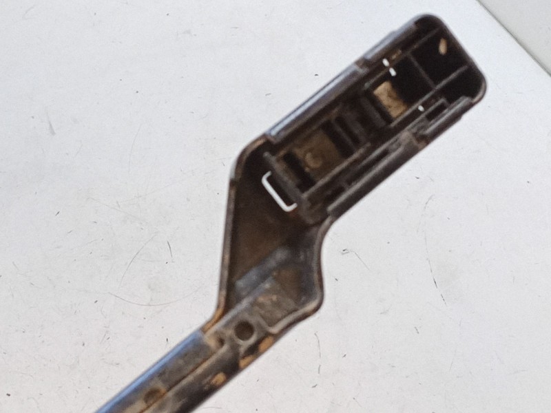 Recambio de brazo limpia delantero derecho para volkswagen golf vi (5k1) 1.6 tdi referencia OEM IAM   