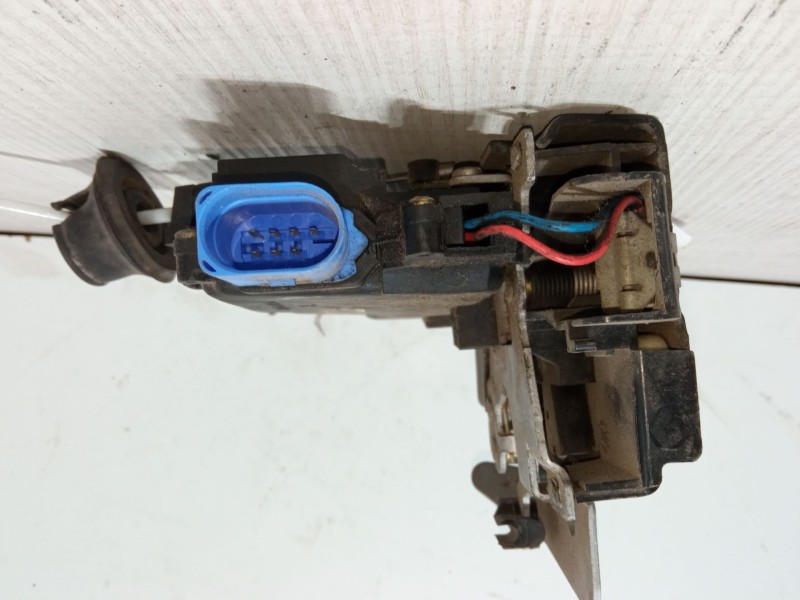 Recambio de cerradura puerta delantera derecha para audi a3 (8p1) 2.0 tdi 16v referencia OEM IAM 164E1837016  