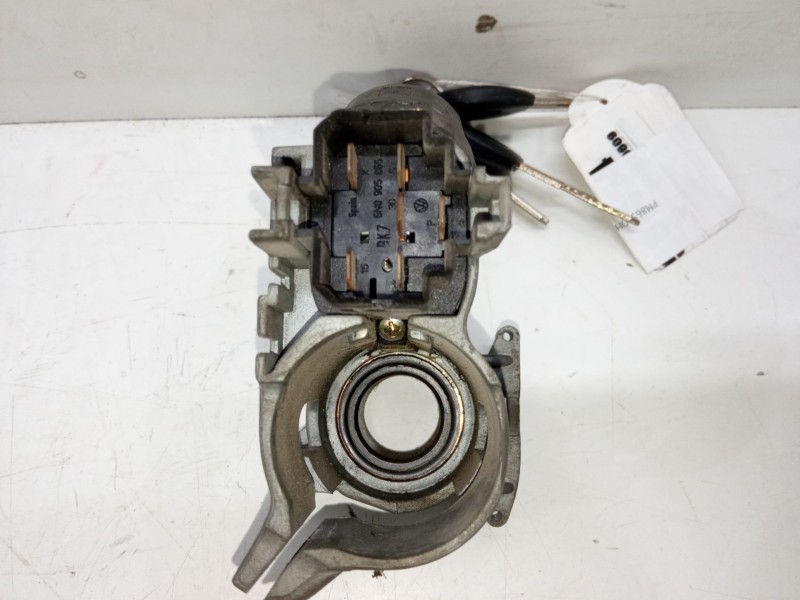 Recambio de clausor para volkswagen polo iii (6n1) 50 1.0 referencia OEM IAM 357905851F  