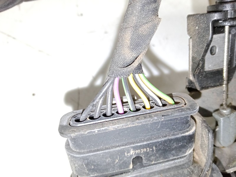 Recambio de cerradura puerta trasera derecha para volvo v40 hatchback (525) d2 referencia OEM IAM   