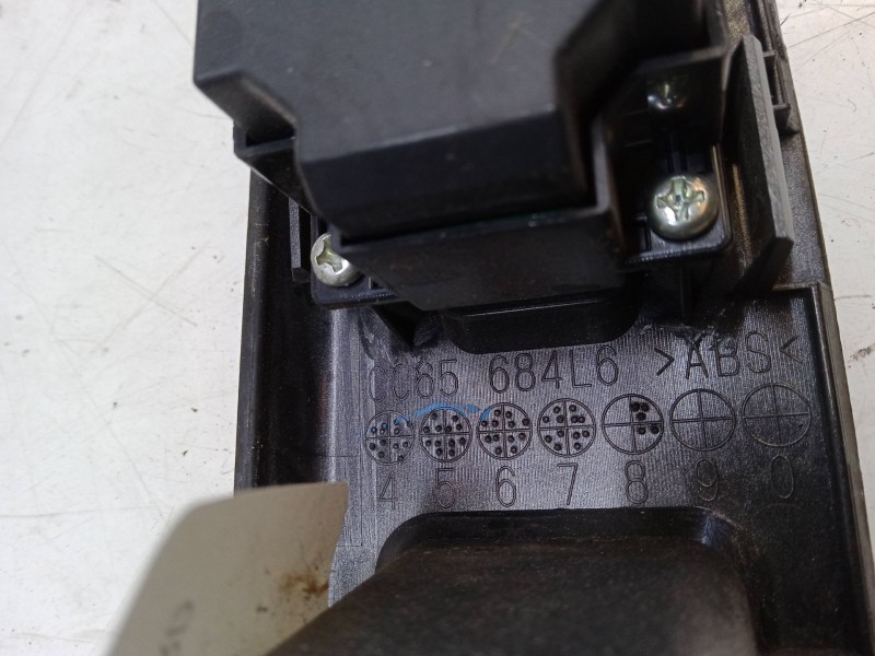 Recambio de mando elevalunas delantero izquierdo para mazda 5 (cr19) 2.0 cd (cr19) referencia OEM IAM CC65684L6  