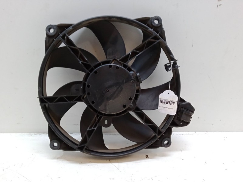 Recambio de electroventilador para renault megane iii hatchback (bz0/1_, b3_) 1.6 16v (bz0h) referencia OEM IAM   