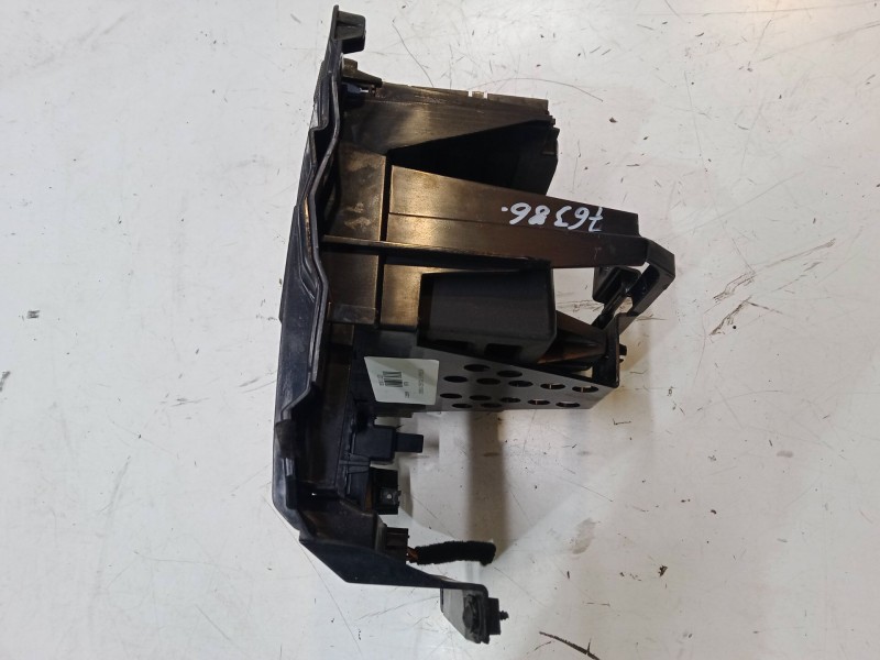 Recambio de consola central superior para volkswagen bora i (1j2) 2.0 referencia OEM IAM    Recambio de consola central superior para volkswagen bora i (1j2) 2.0 referencia OEM IAM