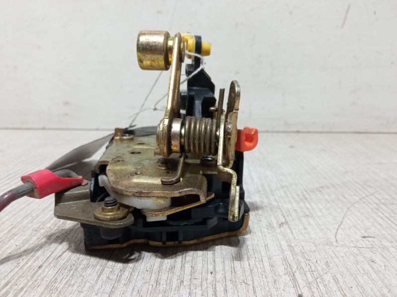 Recambio de cerradura puerta delantera derecha para chrysler voyager iv (rg, rs) 2.5 crd referencia OEM IAM   