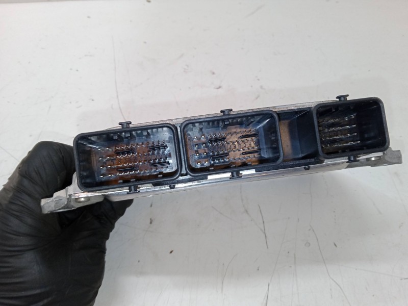 Recambio de centralita motor uce para renault megane iii hatchback (bz0/1_, b3_) 1.6 16v (bz0h) referencia OEM IAM 237100131R237