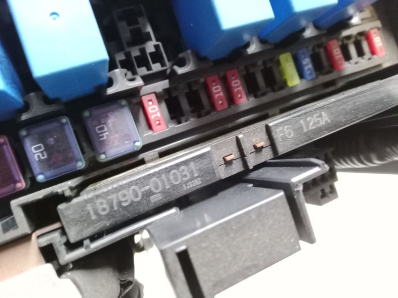 Recambio de caja reles / fusibles para hyundai i20 i (pb, pbt) 1.2 referencia OEM IAM 919401J100  