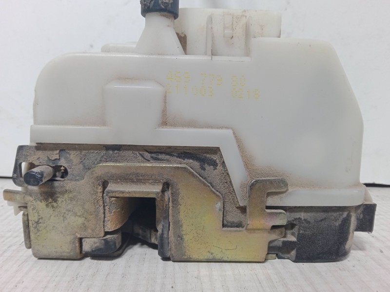 Recambio de cerradura puerta trasera derecha para citroën c3 i (fc_, fn_) 1.4 i referencia OEM IAM 46977980  